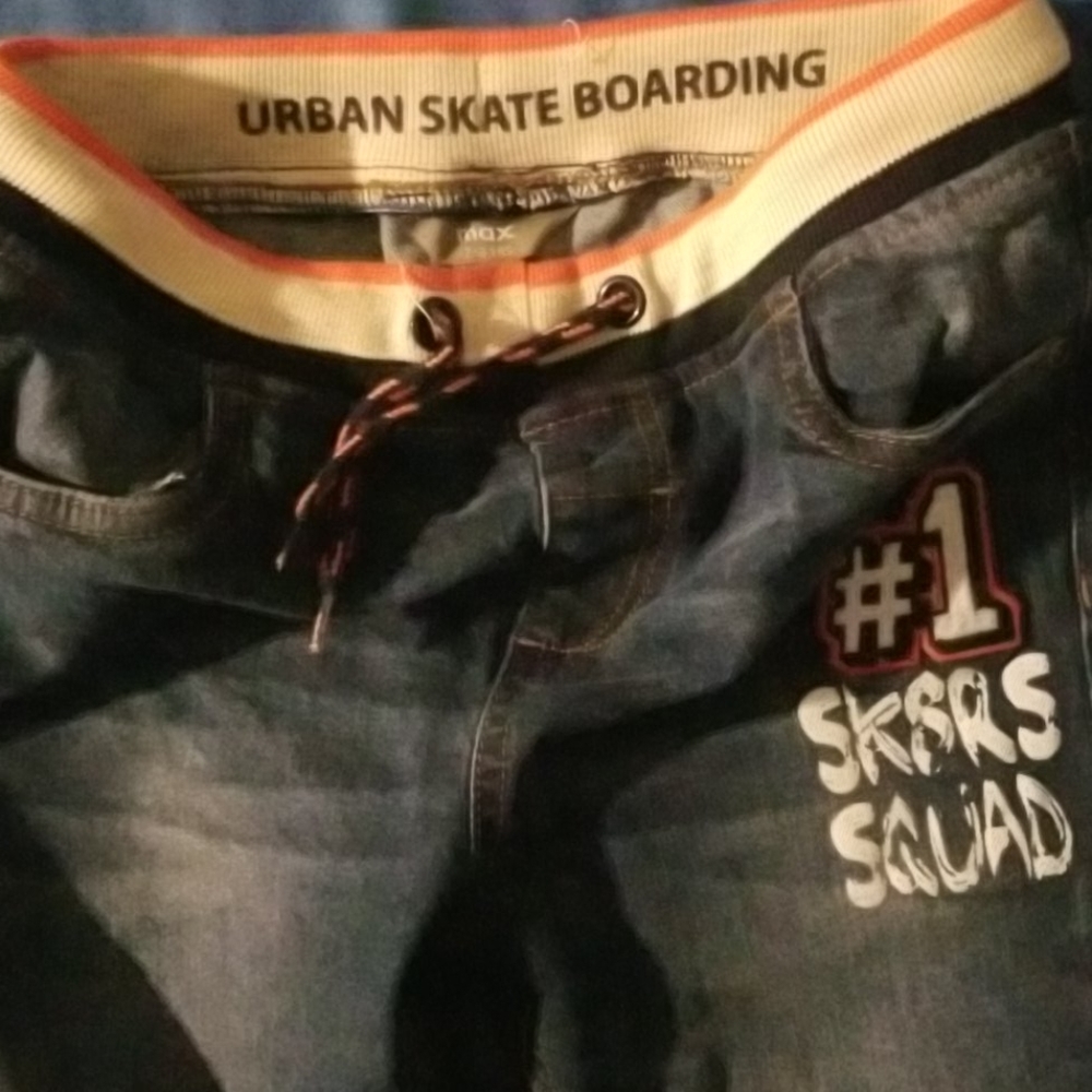 Jeans - Picture 2 of 3